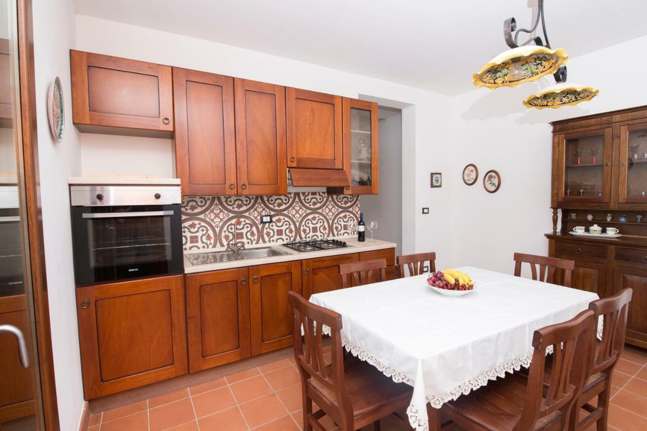 Casa Vacanza "La Piazzetta" Marzamemi Exterior photo